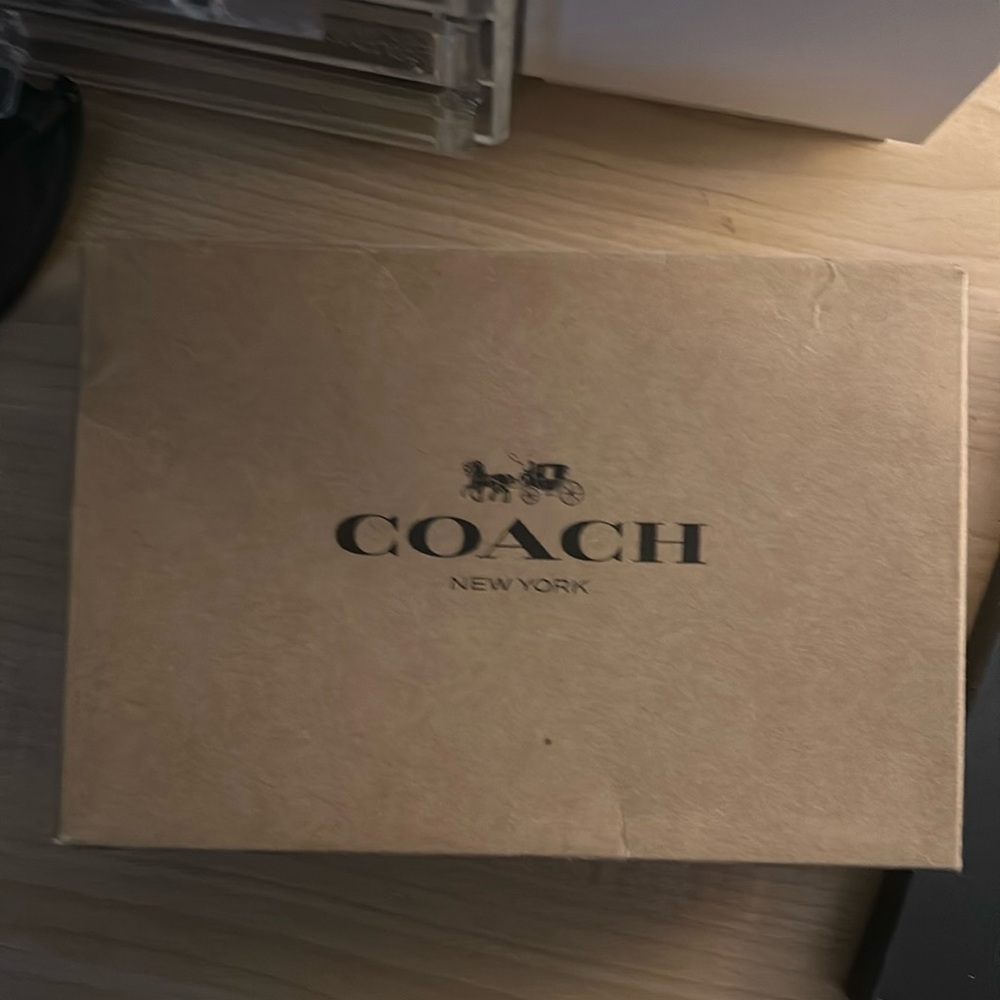 New never been used coach wallet
